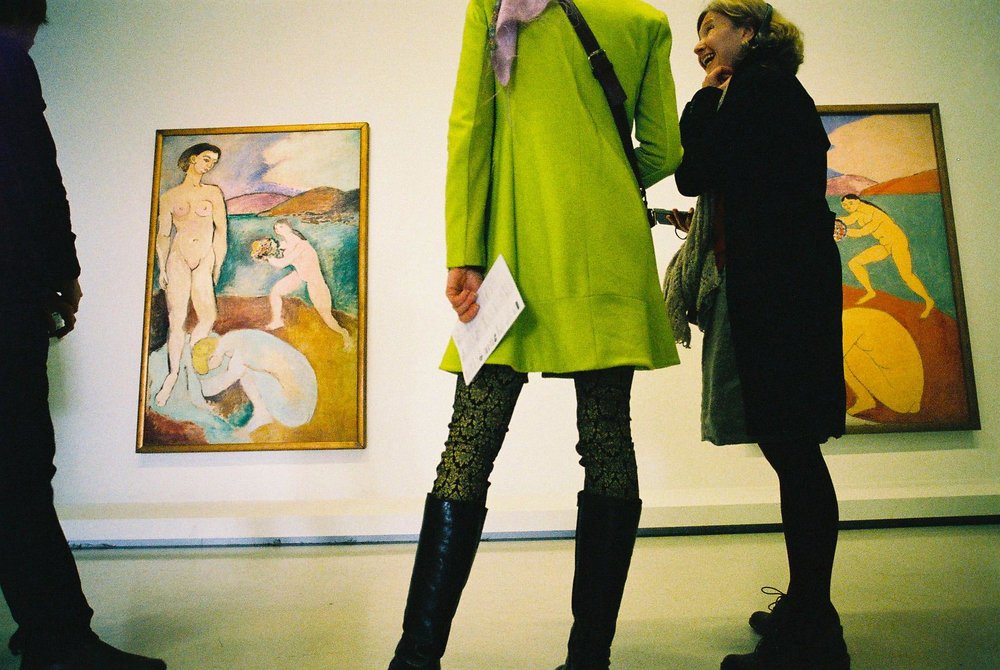I ndoors (obviously), gallery, Paris; 2.3 megapixel scan, M3, ISO 800 ‘Lomography’ film, can’t remember which lens; probably 21mm f/3.4.